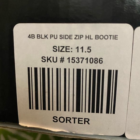 TORRID SIDE ZIP HEEL BOOTIES 11.5 WW - Picture 6 of 9